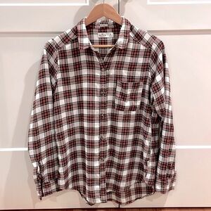 Hollister Boyfriend Fit flannel button down shirt. Size Medium